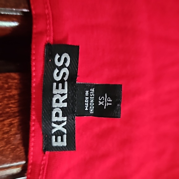 EXPRESS RUCHED SLEEVELESS TOP - Picture 2 of 7